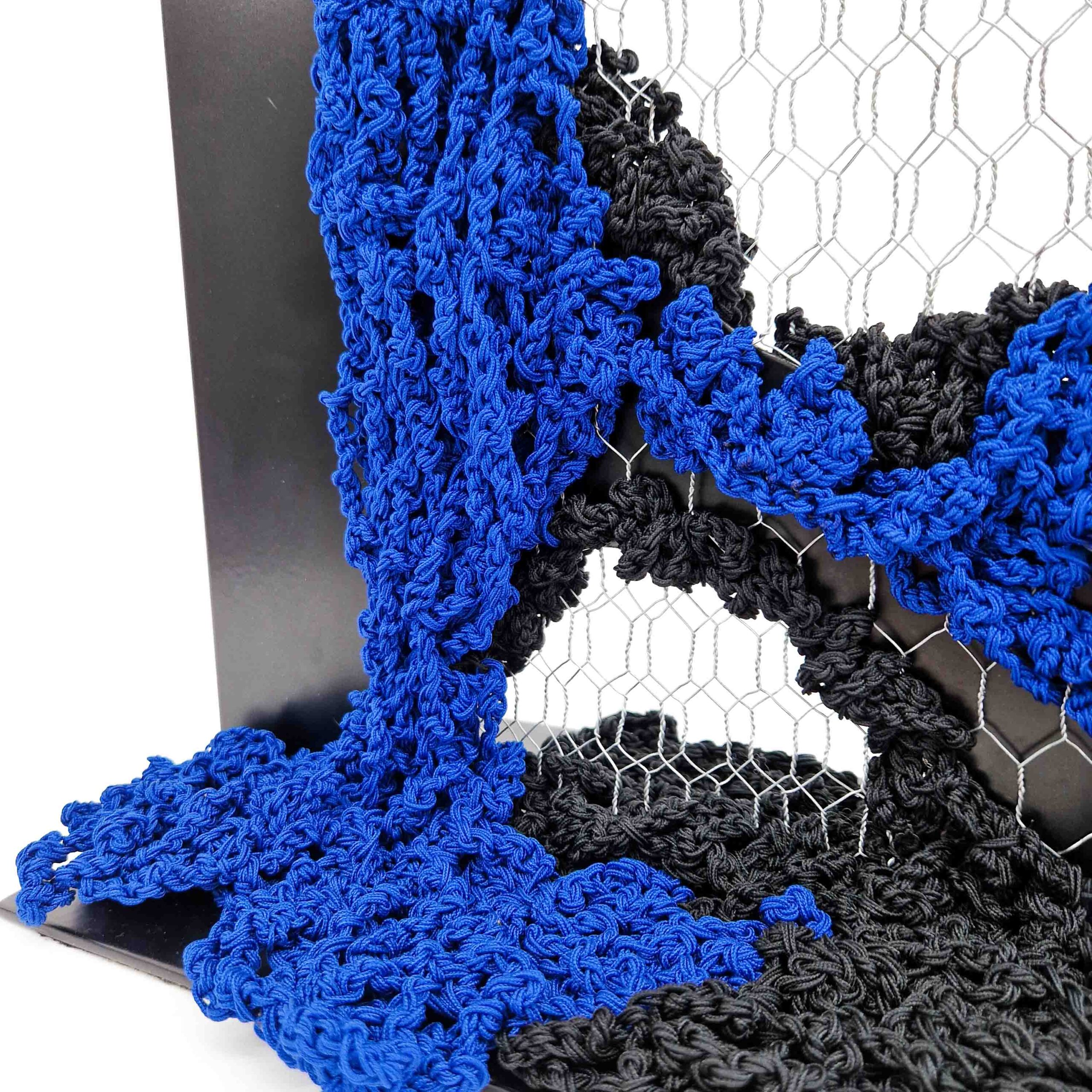 Aude Borromée, sculpture, steel, acier, textile, reconstructing, reconstruire